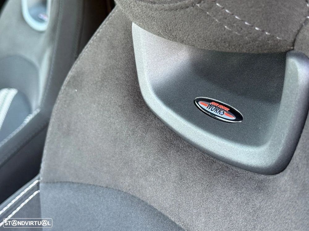 MINI Countryman Cooper SE ALL4 Auto - 22