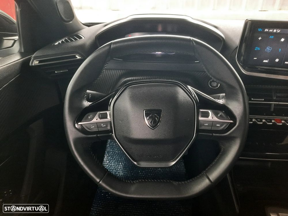 Peugeot e-2008 54 kWh Allure - 29