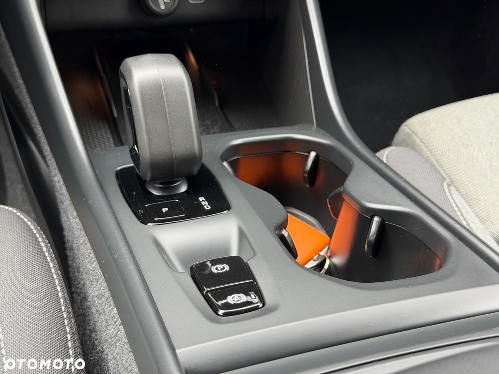 Volvo XC 40 B3 B DKG Plus Black Edition - 41