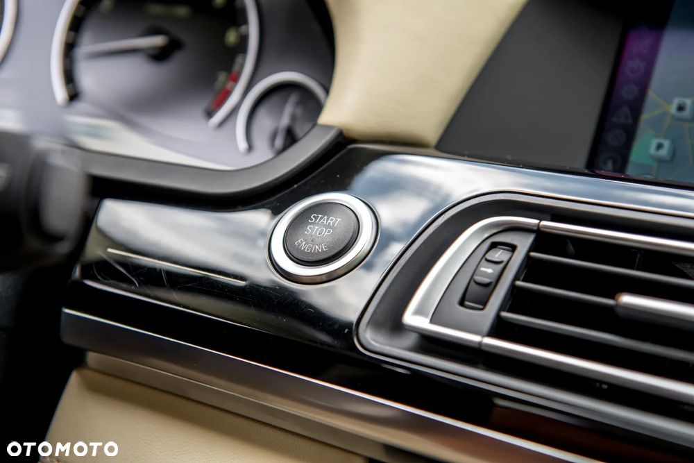 BMW Seria 7 760i - 37