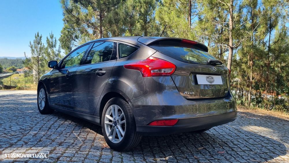 Ford Focus 1.0 EcoBoost Business - 21