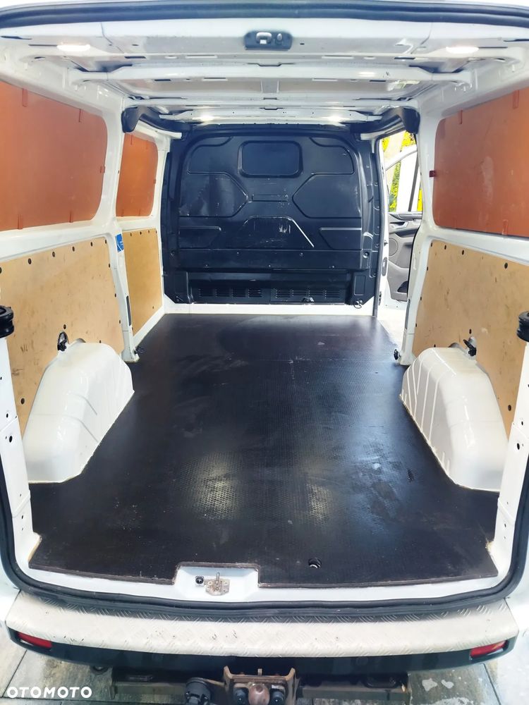 Ford TRANSIT CUSTOM - 11
