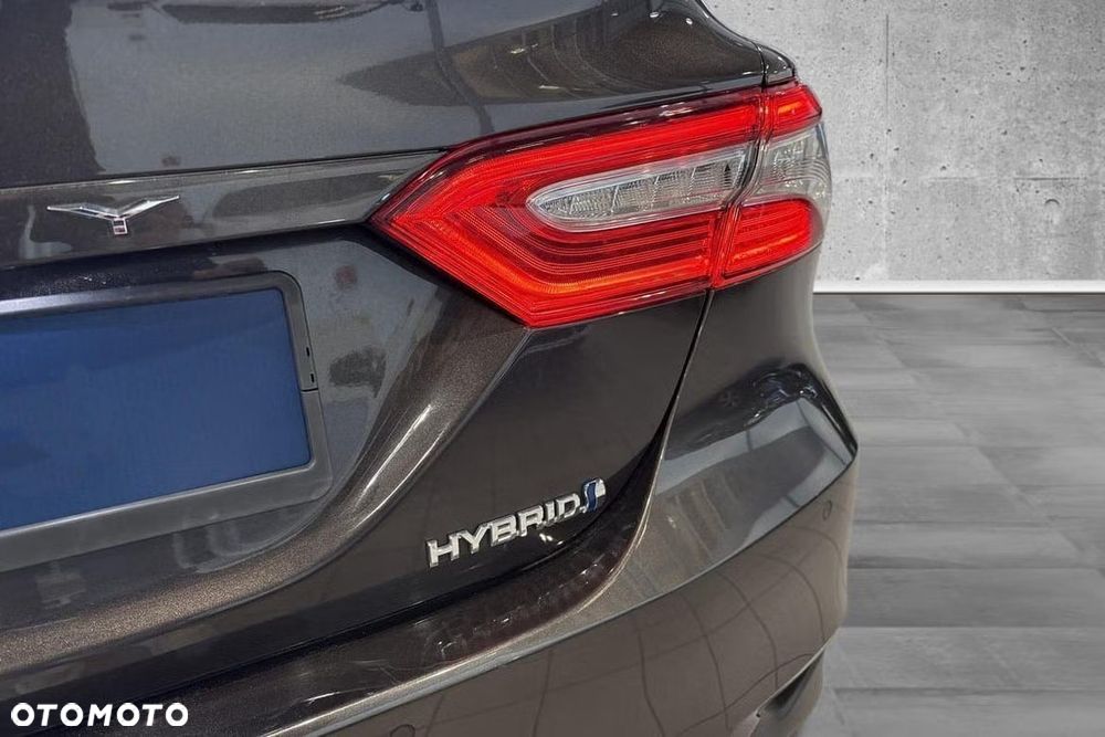 Toyota Camry 2.5 Hybrid Executive CVT - 6