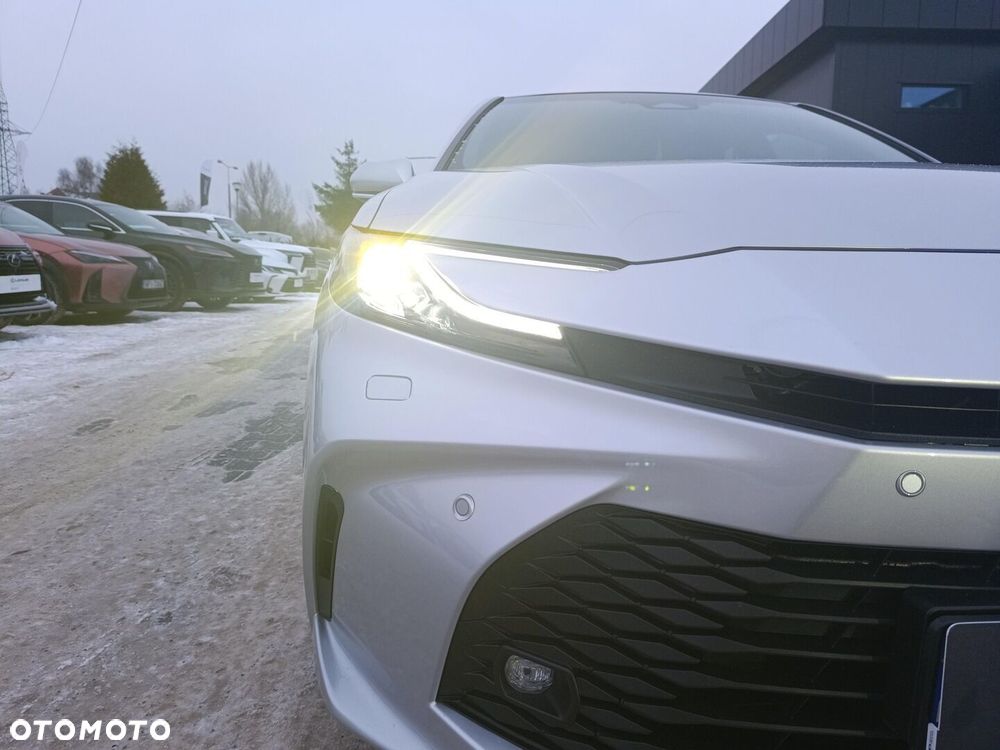 Toyota Camry - 12