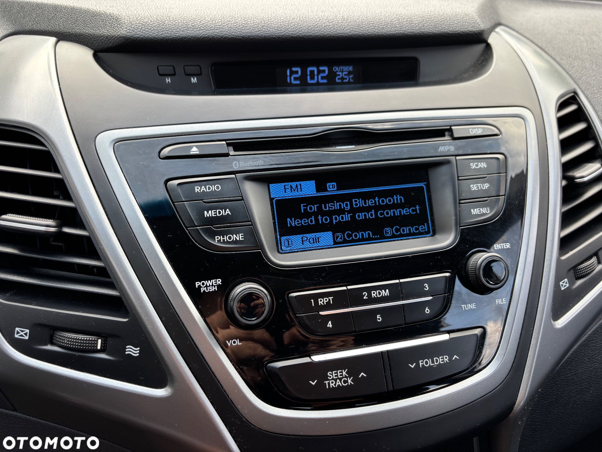 Hyundai Elantra 1.6 Comfort - 27
