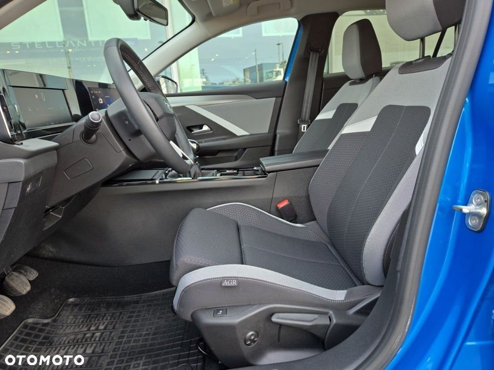 Opel Astra 1.2 T Business Edition S&S - 9