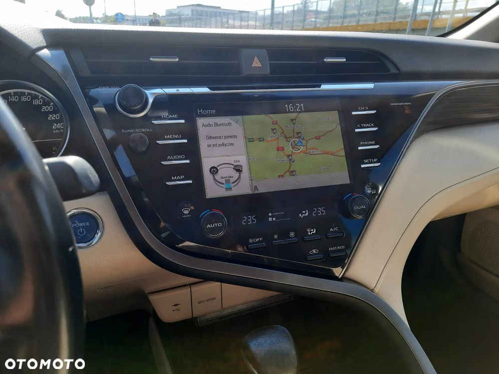 Toyota Camry 2.5 Hybrid Executive CVT - 20