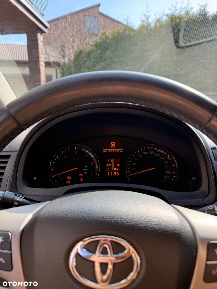 Toyota Avensis 2.0 D-4D Sol+NAVI - 16