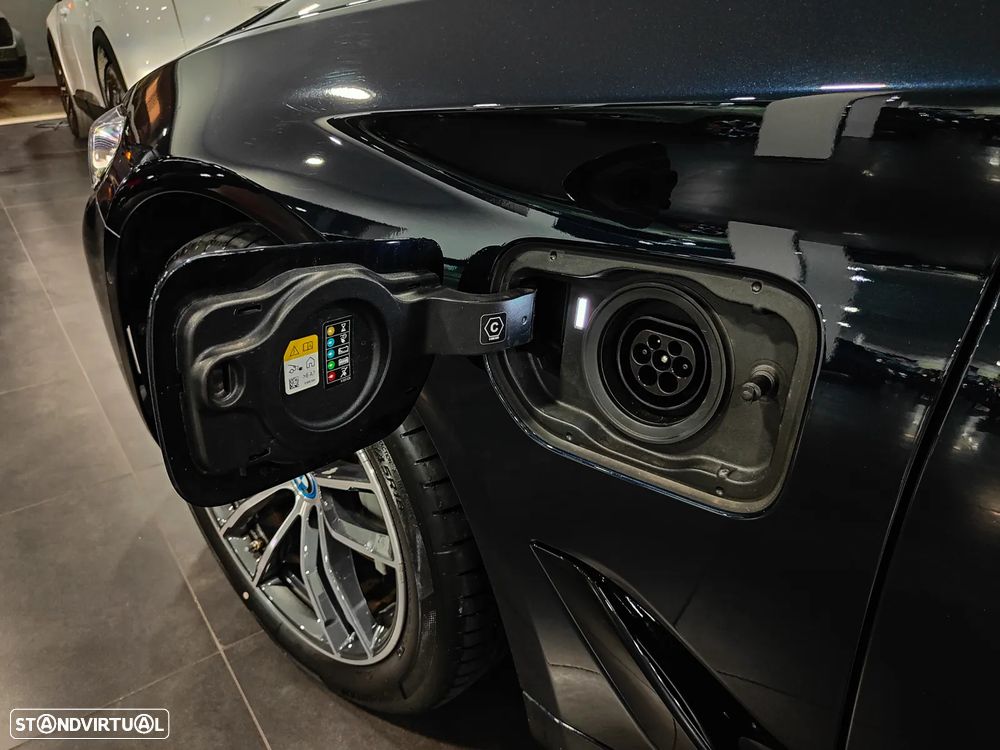 BMW 530 e Pack Desportivo M - 34