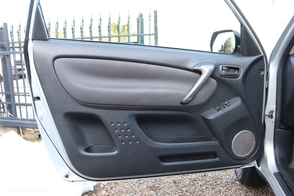 Toyota RAV4 4x4 Sol - 25