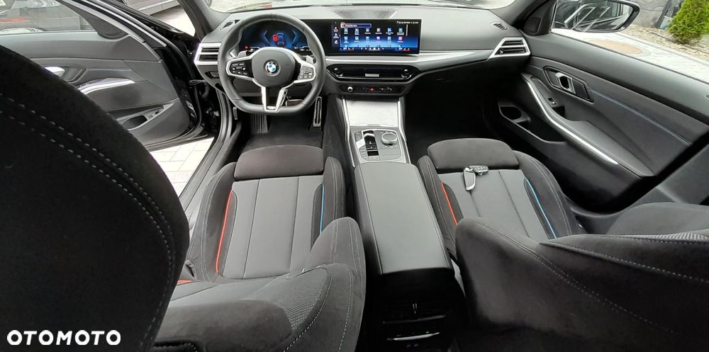 BMW Seria 3 330i xDrive M Sport - 11