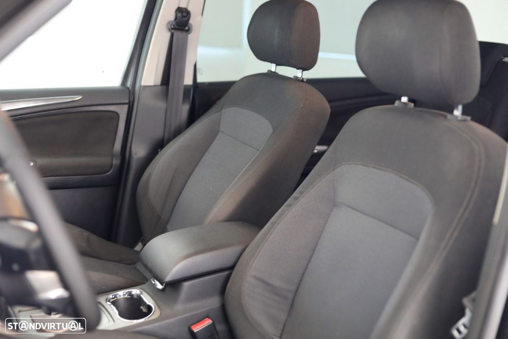 Ford S-Max 2.0 TDCi Titanium 7L - 12