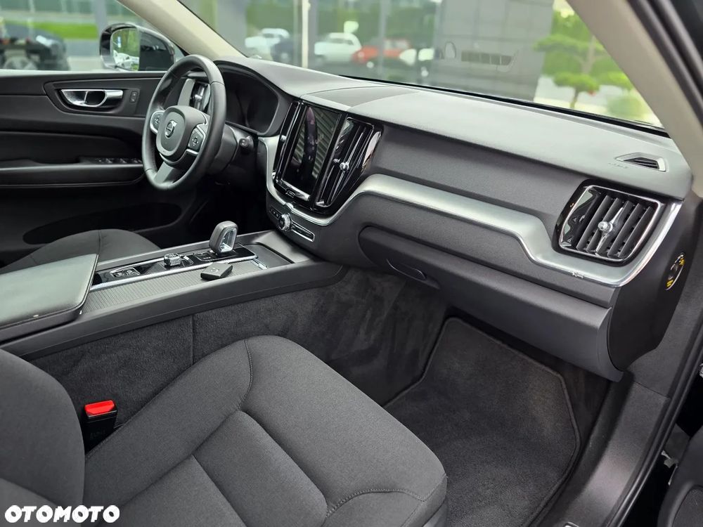 Volvo XC 60 D4 Momentum Pro - 20
