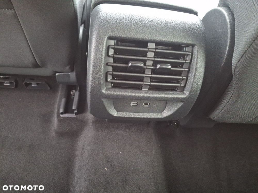 Volkswagen Caddy - 23