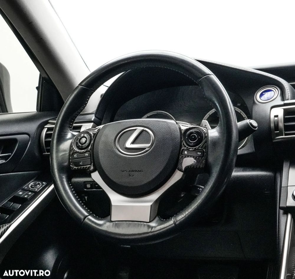 Lexus Seria IS 300h Executive Plus - 18