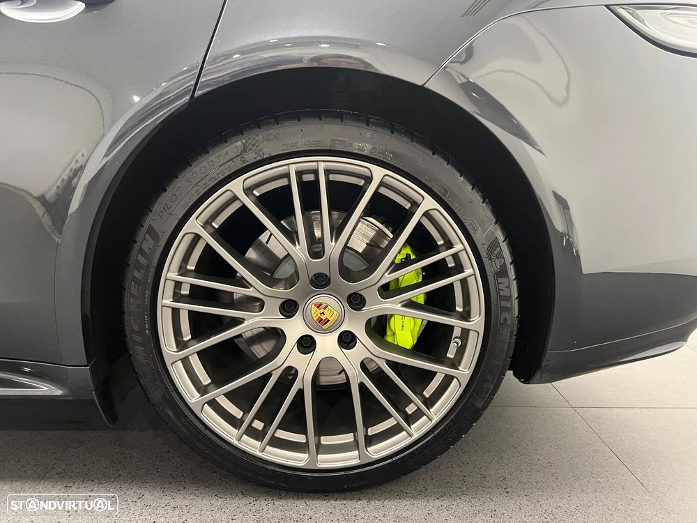 Porsche Panamera - 16