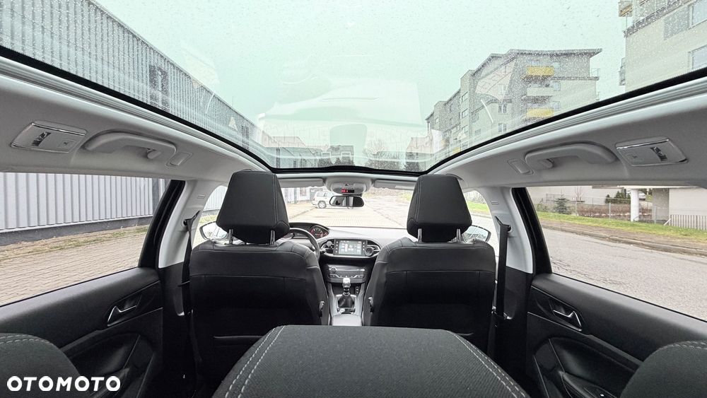 Peugeot 308 PureTech 130 GPF Black Edition - 17