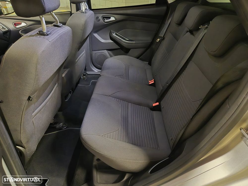 Ford Focus 1.0 SCTi Titanium - 24