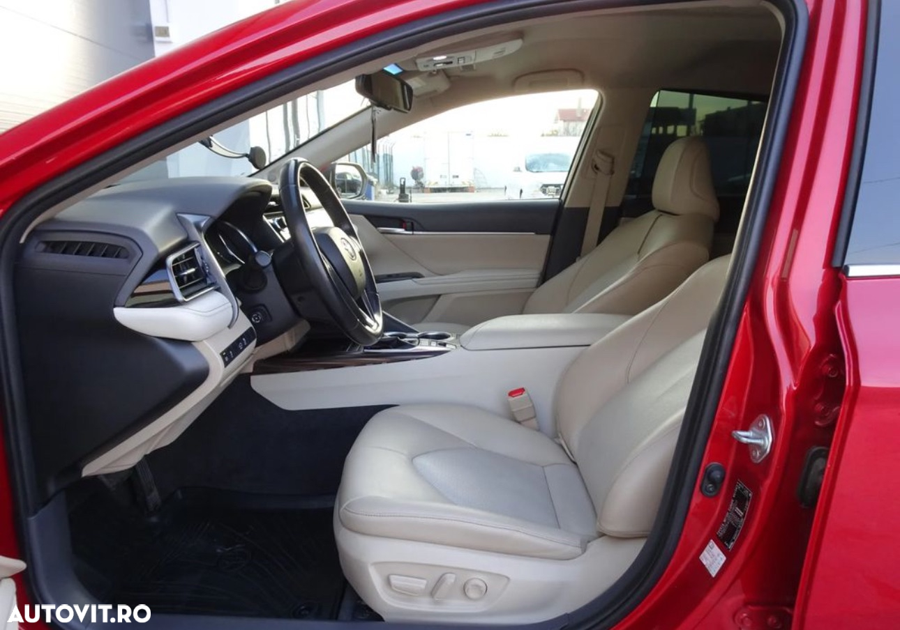 Toyota Camry 2.5 Hybrid Exclusive - 15