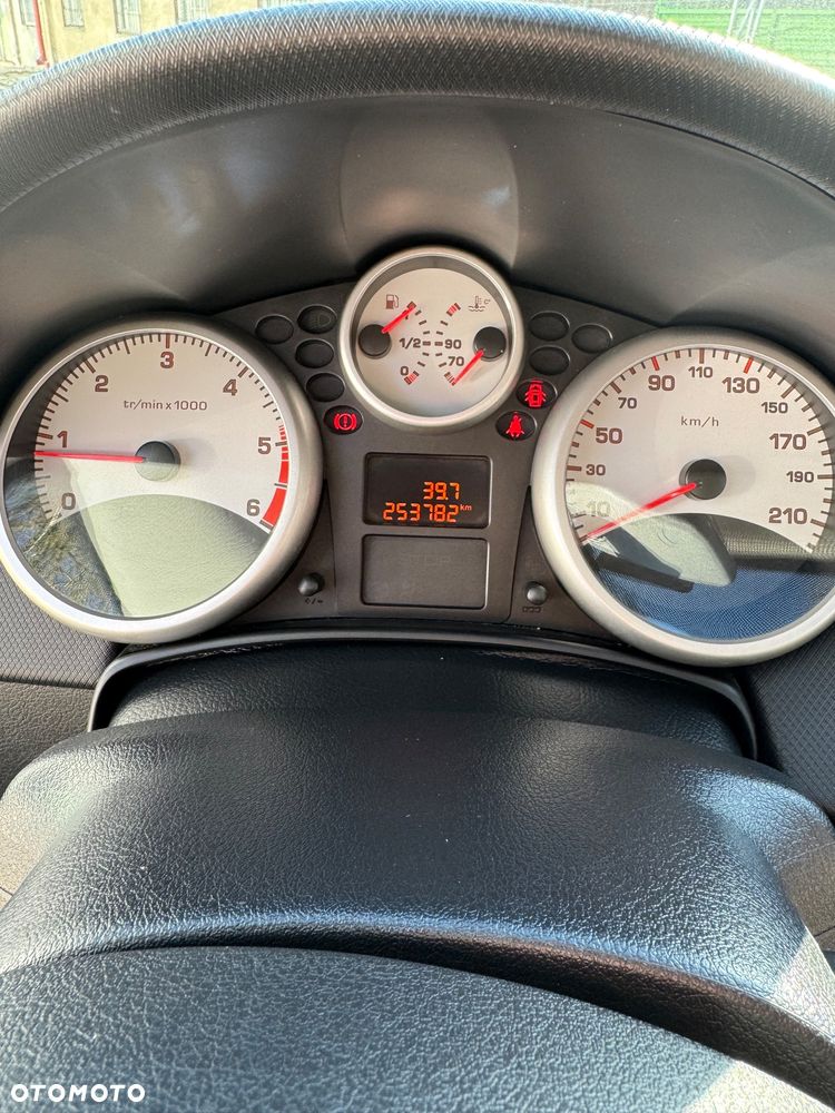 Peugeot 207 - 9