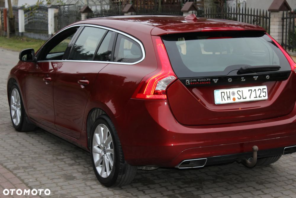 Volvo V60 D5 Geartronic Summum - 36
