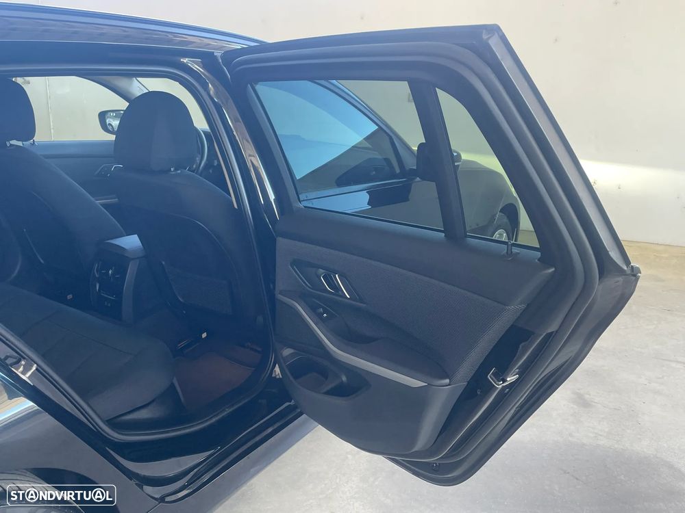 BMW 330 e Auto - 16