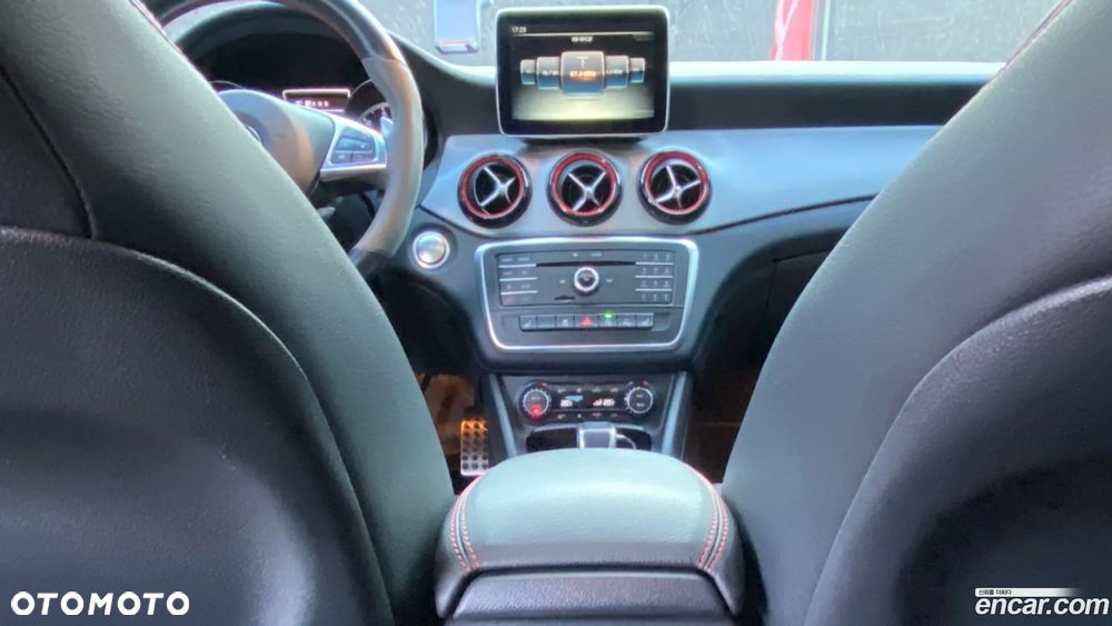 Mercedes-Benz CLA AMG 45 4Matic 7G-DCT - 10