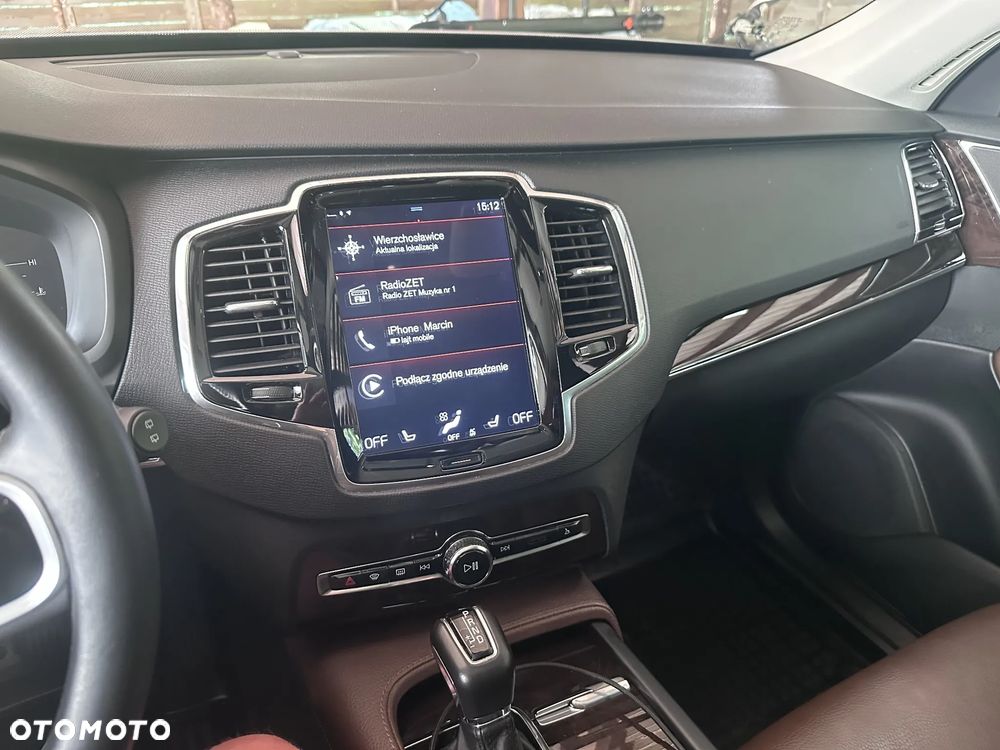 Volvo XC 90 D5 AWD Momentum 7os - 17