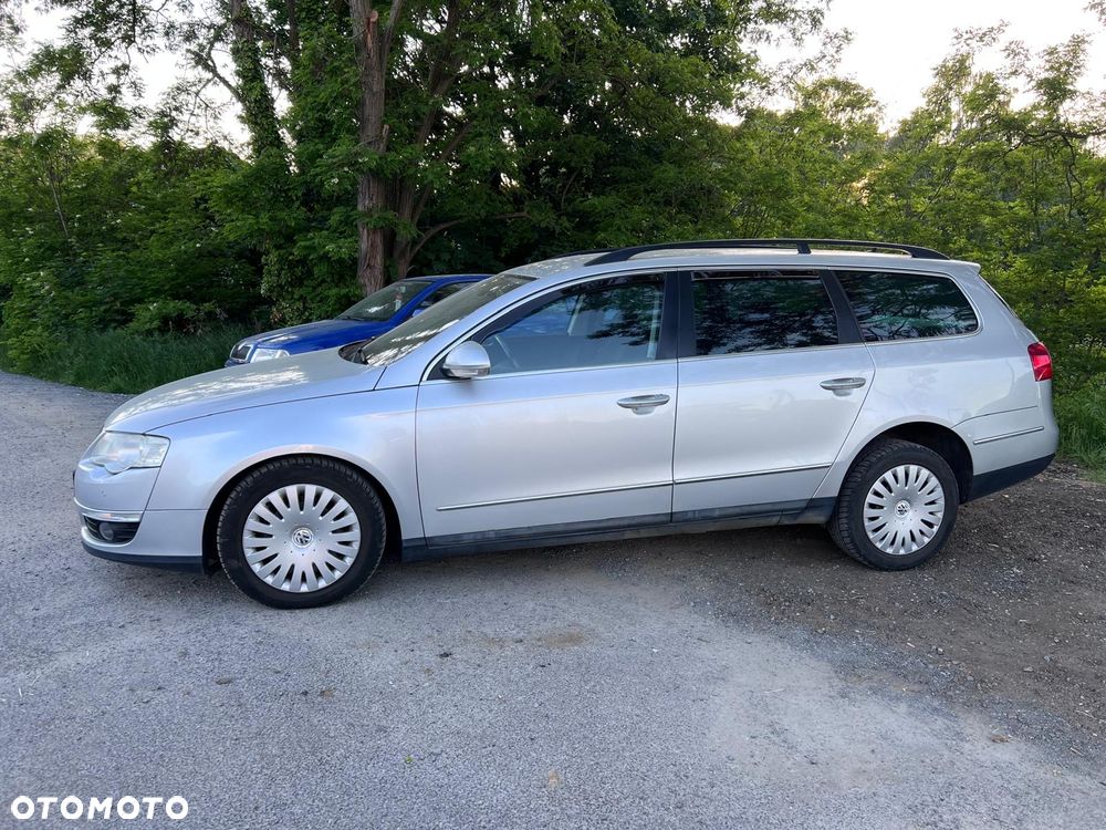 Volkswagen Passat 2.0 TDI DSG Trendline - 4