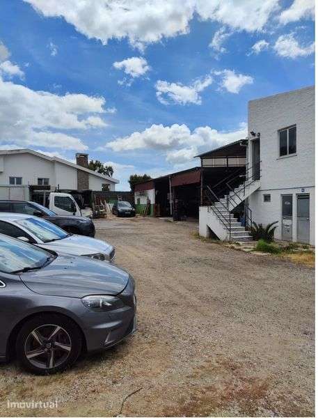 "TRESPASSE Oficina Mecânica | 140k faturação | Renda 1.000€ | Azeitão" - Grande imagem: 2/5