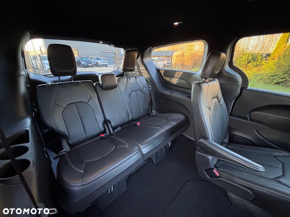 Chrysler Pacifica - 24