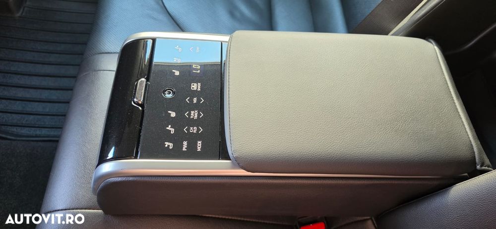 Toyota Camry Luxury - 9