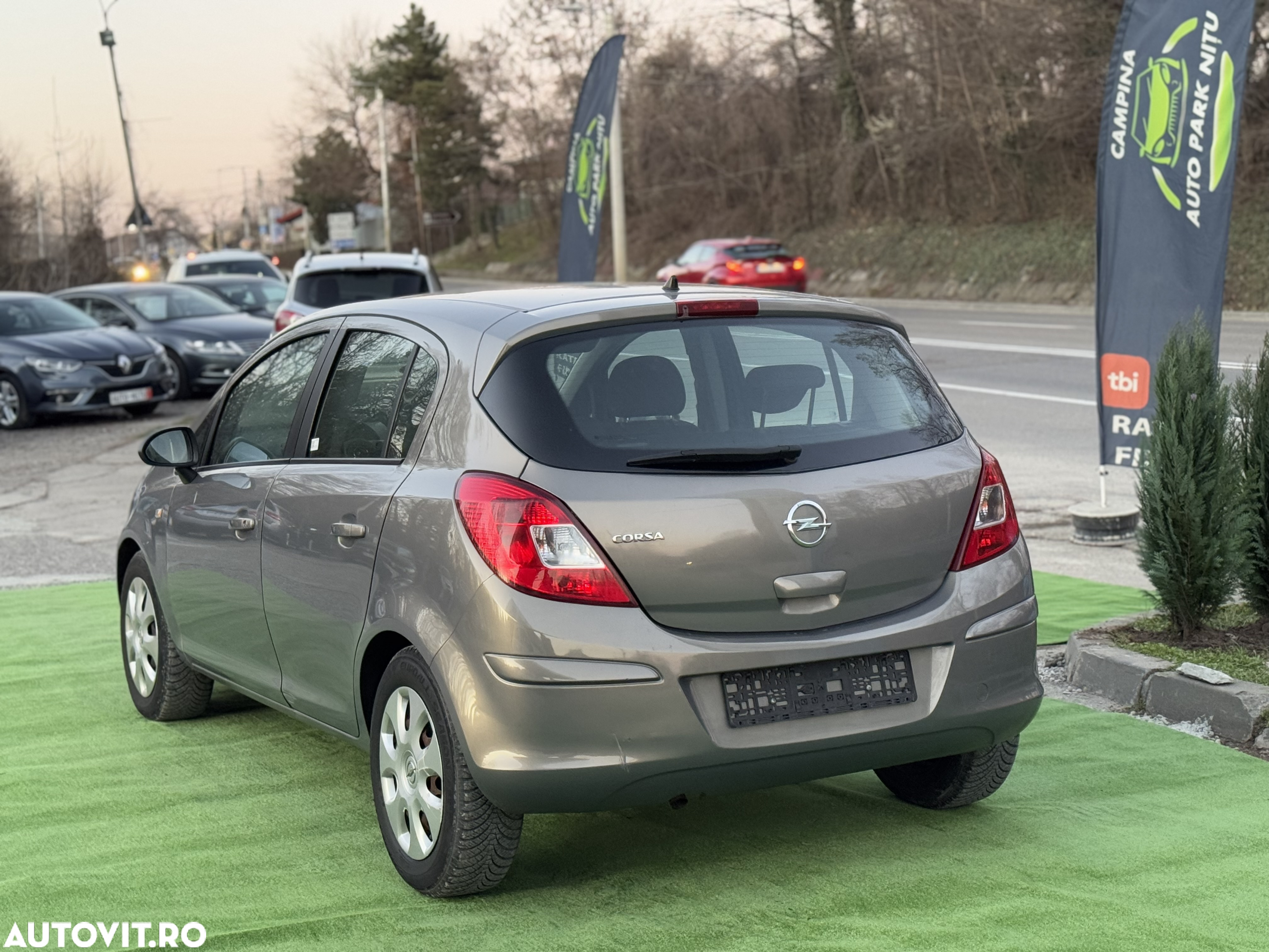 Opel Corsa 1.2 Edition - 4