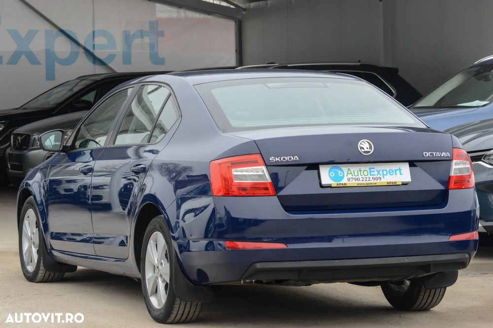 Skoda Octavia 1.6 TDI Ambiente - 16