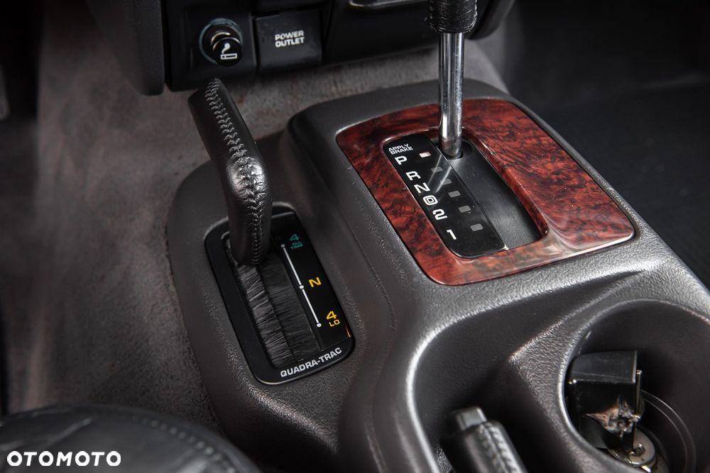 Jeep Grand Cherokee - 25
