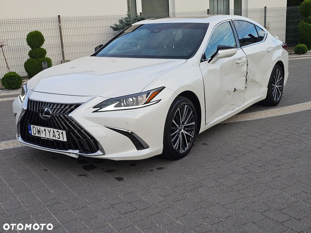 Lexus ES 300h Business Edition - 5