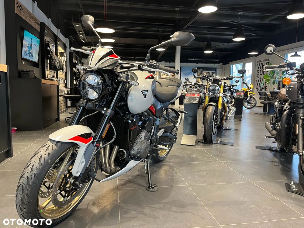 Triumph Trident - 21