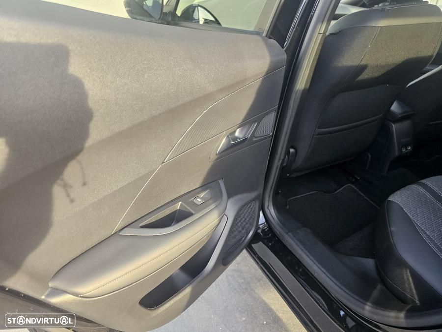 Peugeot 2008 1.2 Hybrid Allure e-DCS6 - 21