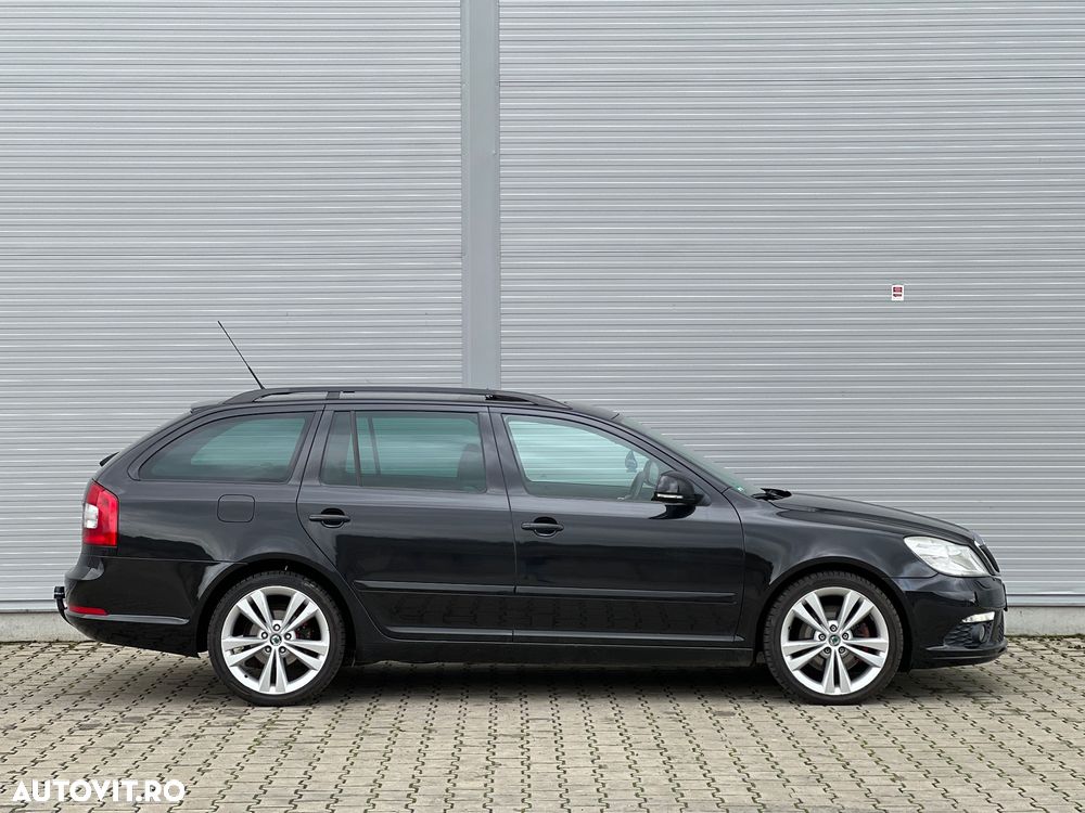 Skoda Octavia Combi 2.0 TDI RS - 2