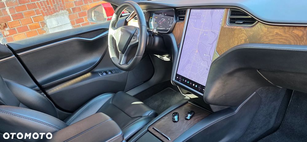 Tesla Model S - 5