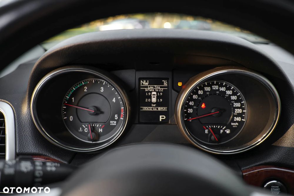 Jeep Grand Cherokee - 21