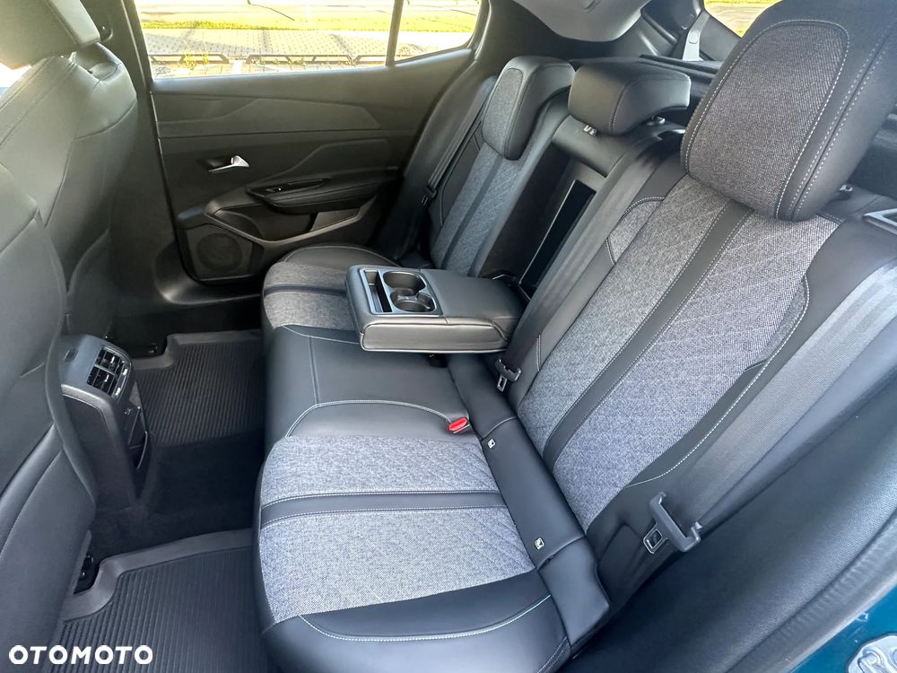 Peugeot 408 1.2 PureTech Allure S&S EAT8 - 19