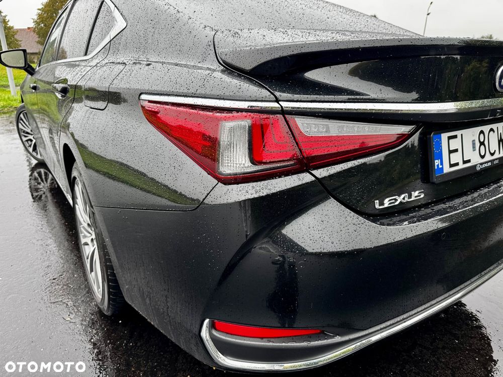Lexus ES 300h Business Edition - 37