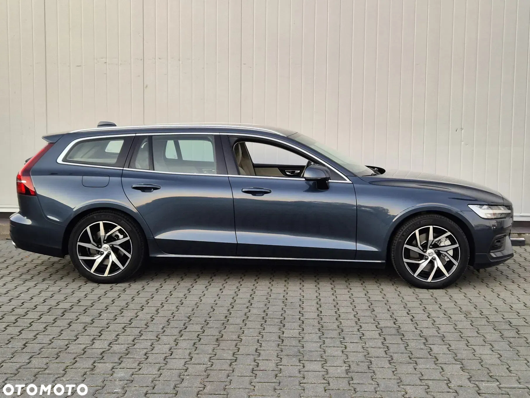 Volvo V60 T5 GPF Momentum - 19