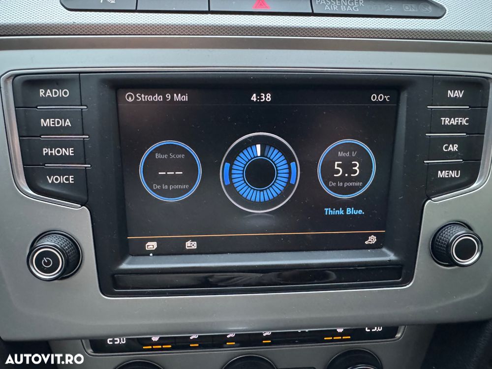 Volkswagen Passat - 21