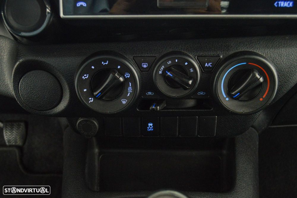 Toyota Hilux 2.4 D-4D 4X2 Cabine Extra 3L - 37
