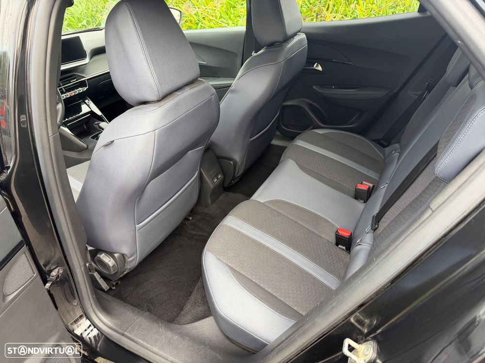 Peugeot e-2008 Allure - 10