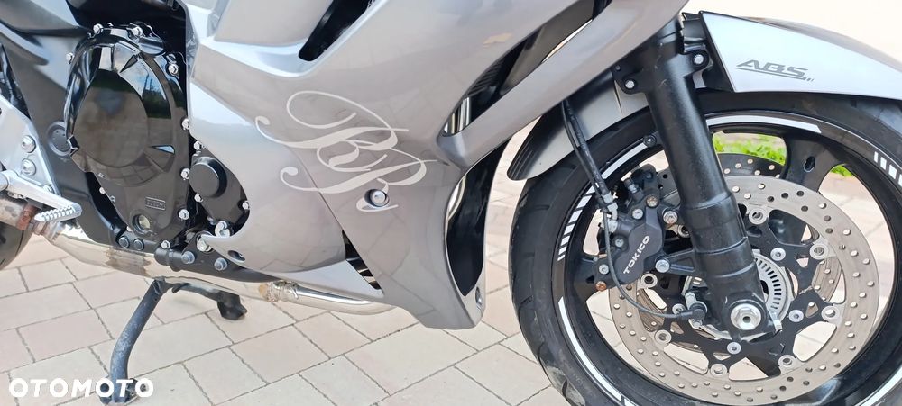 Suzuki GSX - 27
