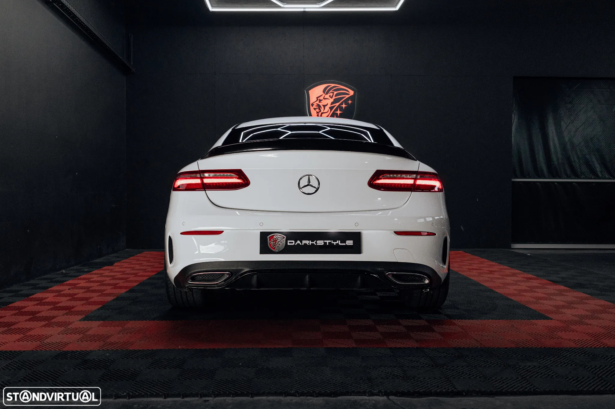 Mercedes-Benz E 220 d AMG Line - 2