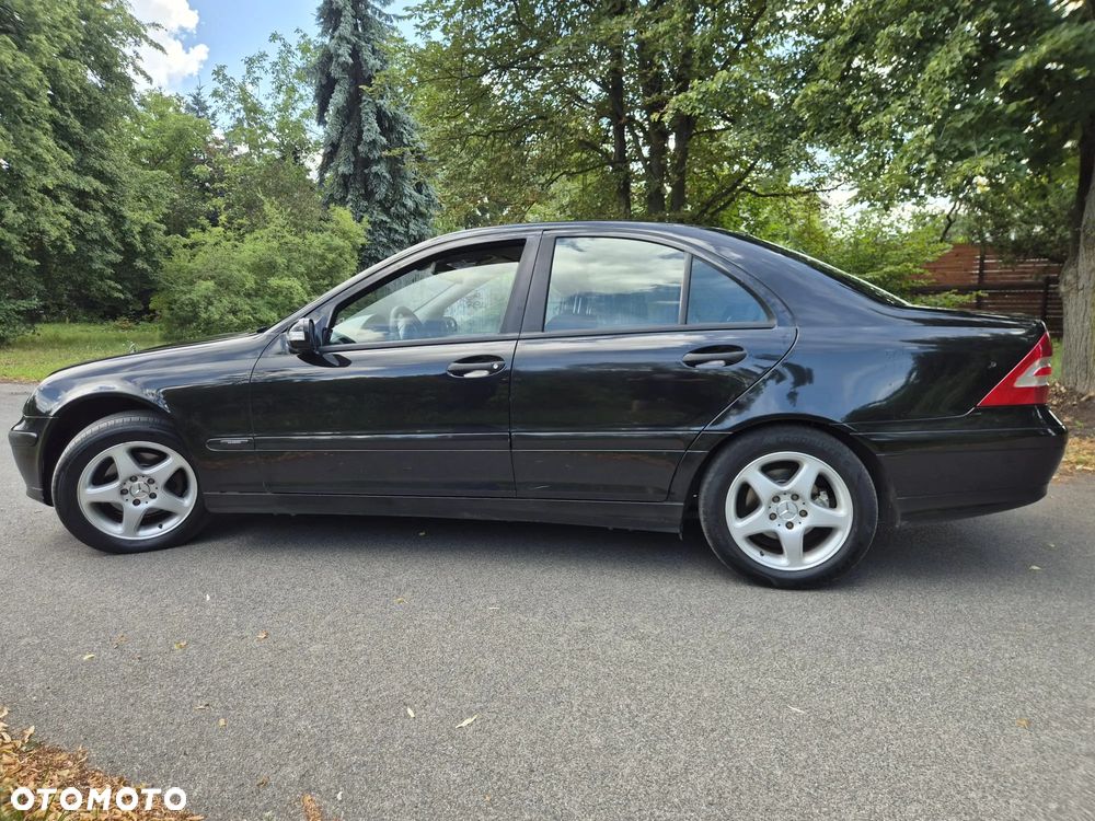 Mercedes-Benz Klasa C 180 Kompressor Classic - 22